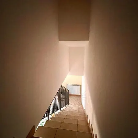 Dependence Indipendente Su Due Livelli Confortevol Apartment