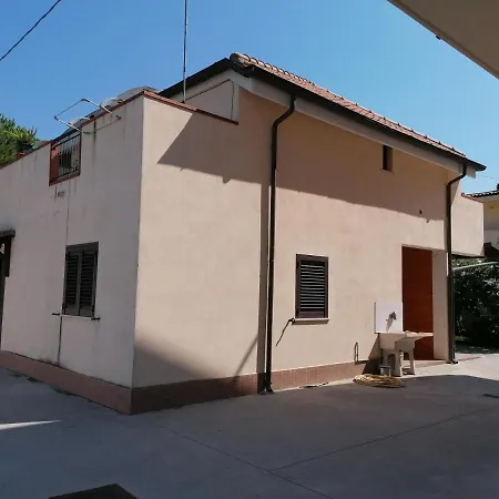 Apartamento Dependence Indipendente Su Due Livelli Confortevol